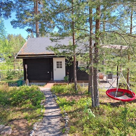 Froeya Timber Cottage Арвика Экстерьер фото