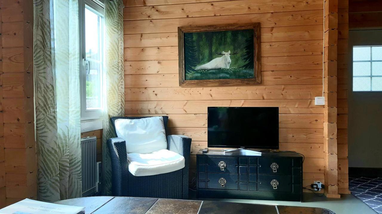 Froeya Timber Cottage Арвика Экстерьер фото